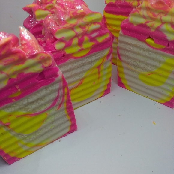 Unicorn 2 bars Pink Grapefruit Bergamote tea tree - Picture 3 of 14